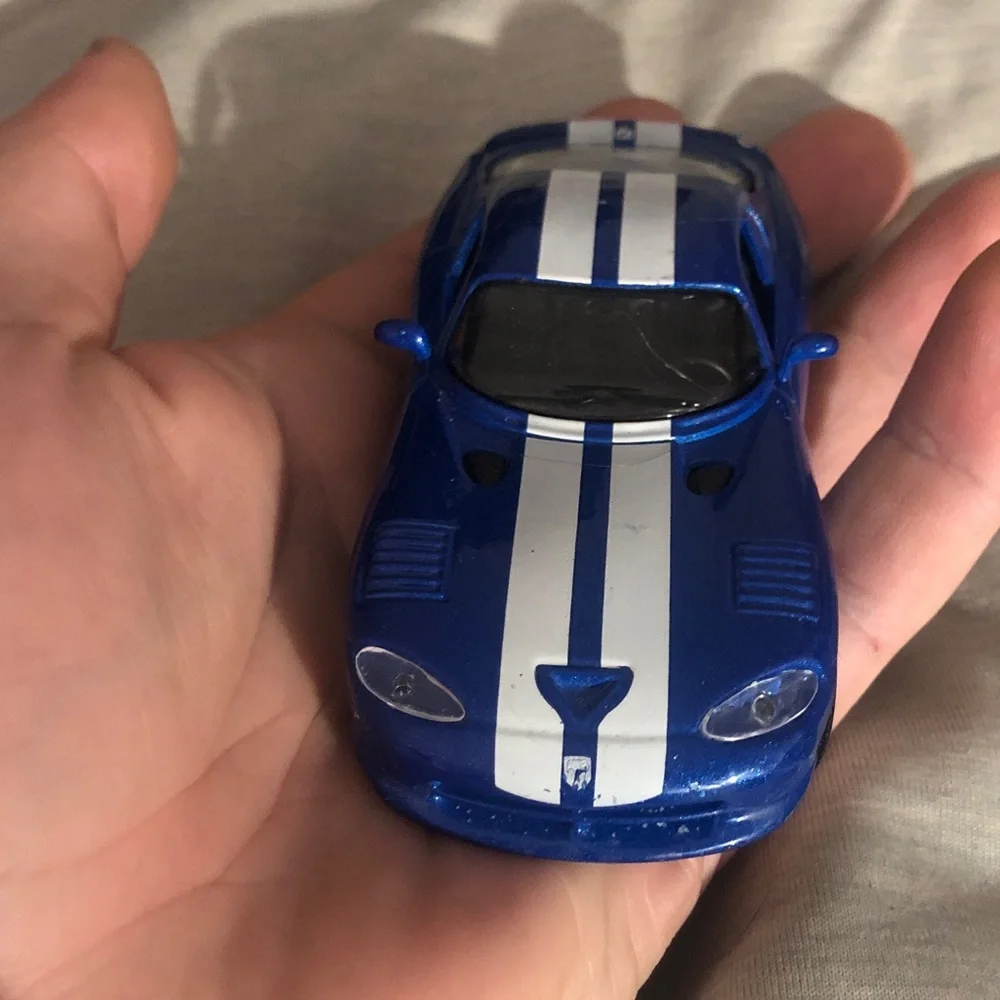 Dodge Viper Pull Back 1/39 blue with white racing stripes